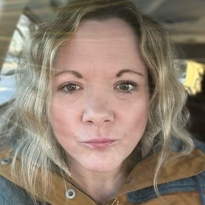 Meet your Posher, Leslie